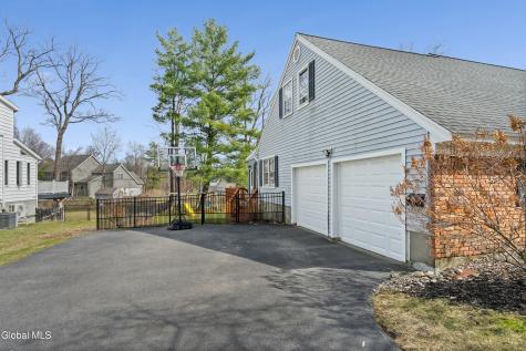 1174 Godfrey Lane Niskayuna NY 12309
