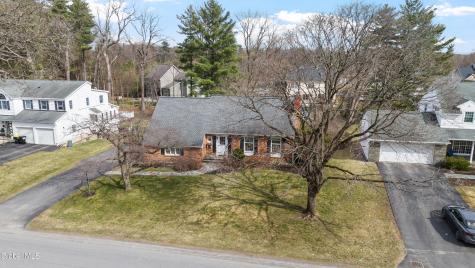 1174 Godfrey Lane Niskayuna NY 12309