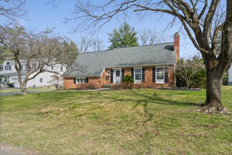 1174 Godfrey Lane Niskayuna NY 12309