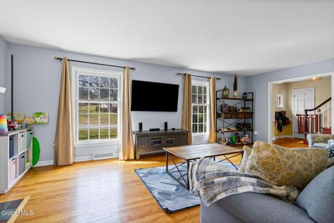 1174 Godfrey Lane Niskayuna NY 12309
