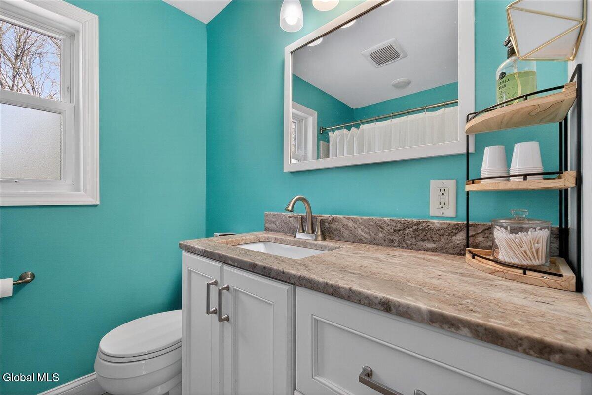 19 Fredericks Road Glenville NY 12302