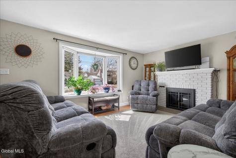 19 Fredericks Road Glenville NY 12302
