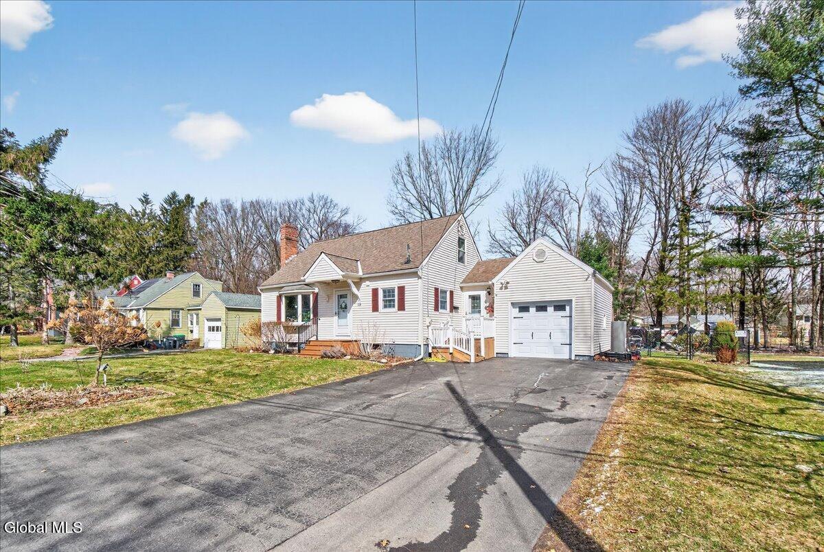 19 Fredericks Road Glenville NY 12302