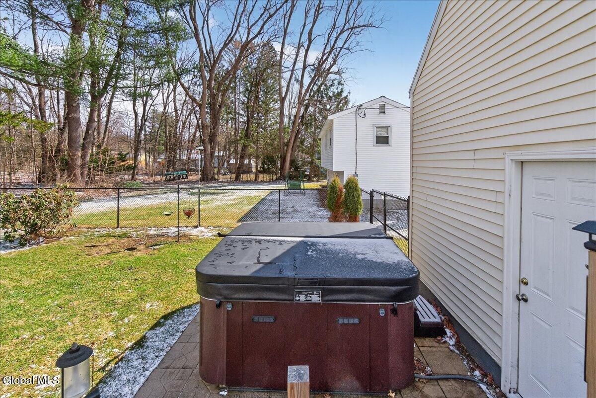 19 Fredericks Road Glenville NY 12302