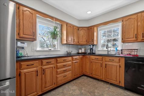 19 Fredericks Road Glenville NY 12302