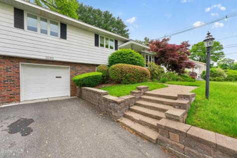 1060 Cornelius Avenue Niskayuna NY 12309