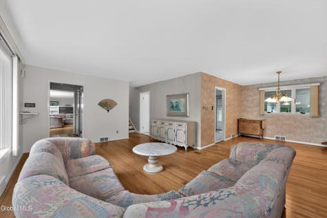 1060 Cornelius Avenue Niskayuna NY 12309