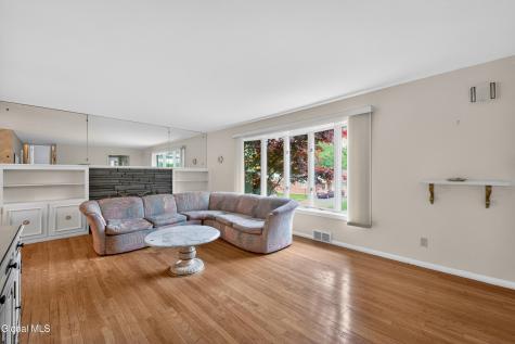 1060 Cornelius Avenue Niskayuna NY 12309
