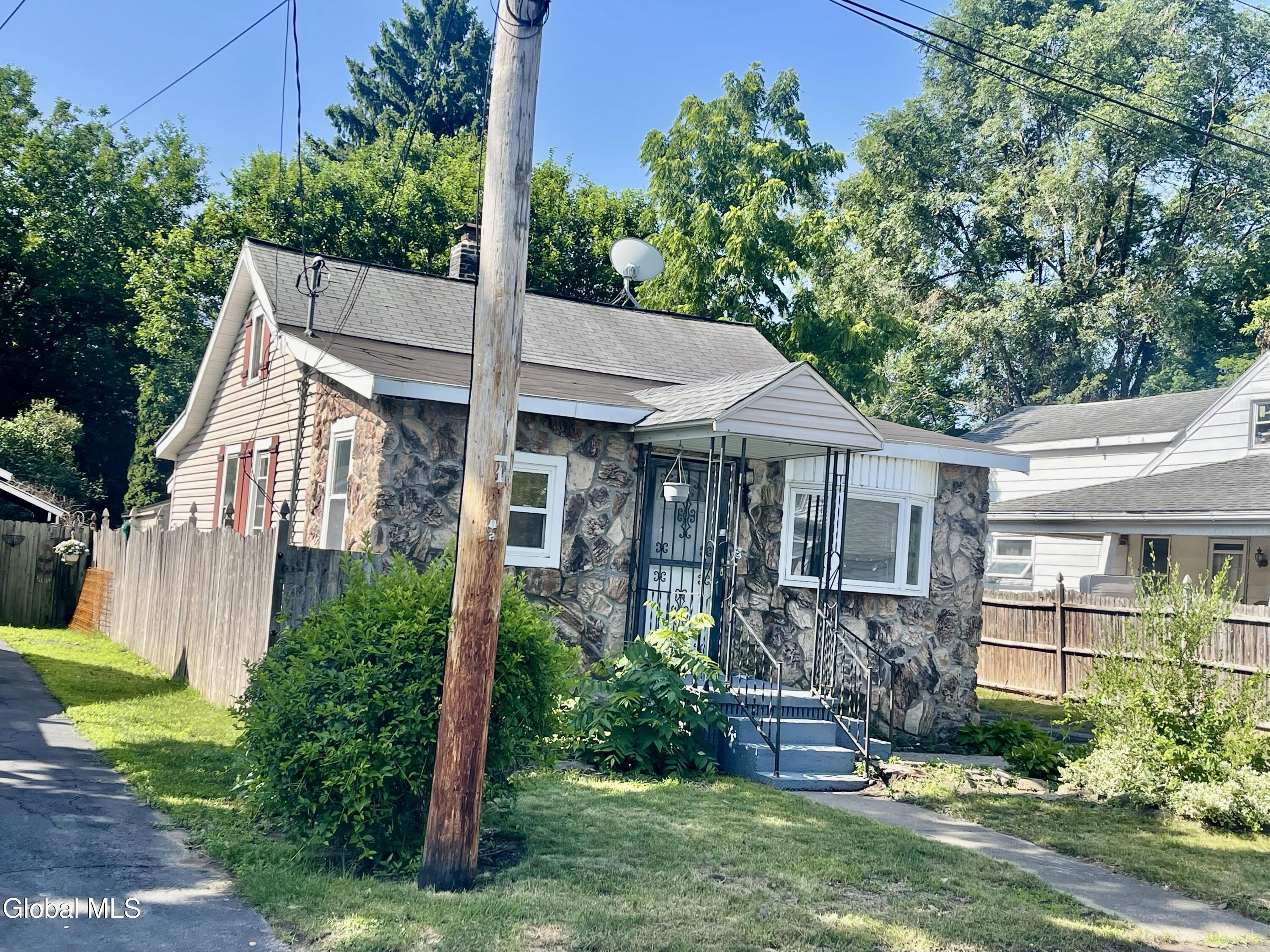 60 Woodlawn Street Rotterdam NY 12306