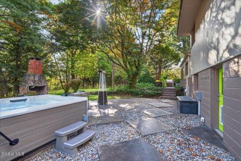 1202 Hedgewood Lane Niskayuna NY 12309