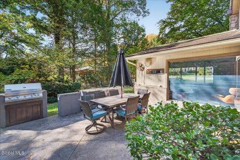 1202 Hedgewood Lane Niskayuna NY 12309