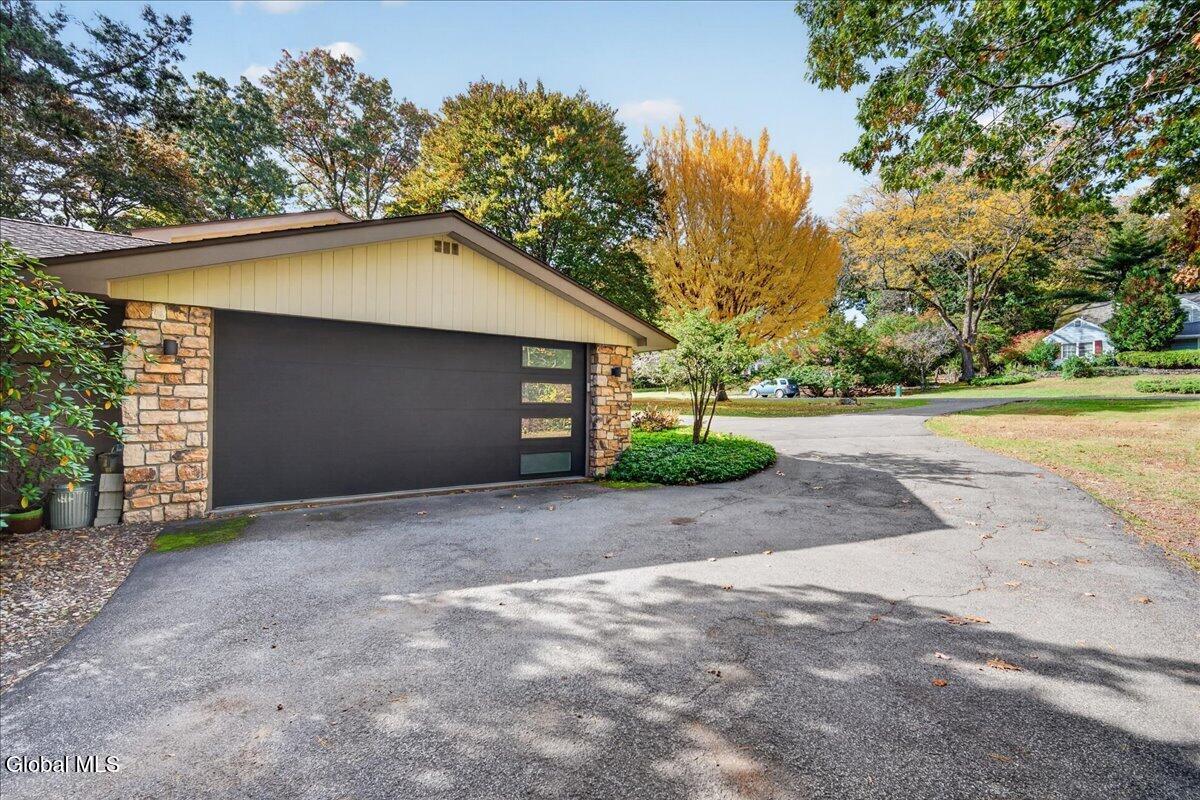 1202 Hedgewood Lane Niskayuna NY 12309