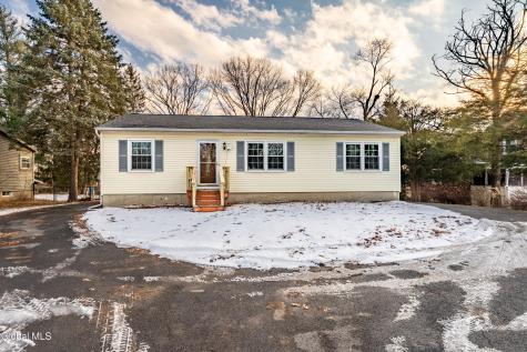 204 3rd Avenue Extension Rensselaer NY 12144