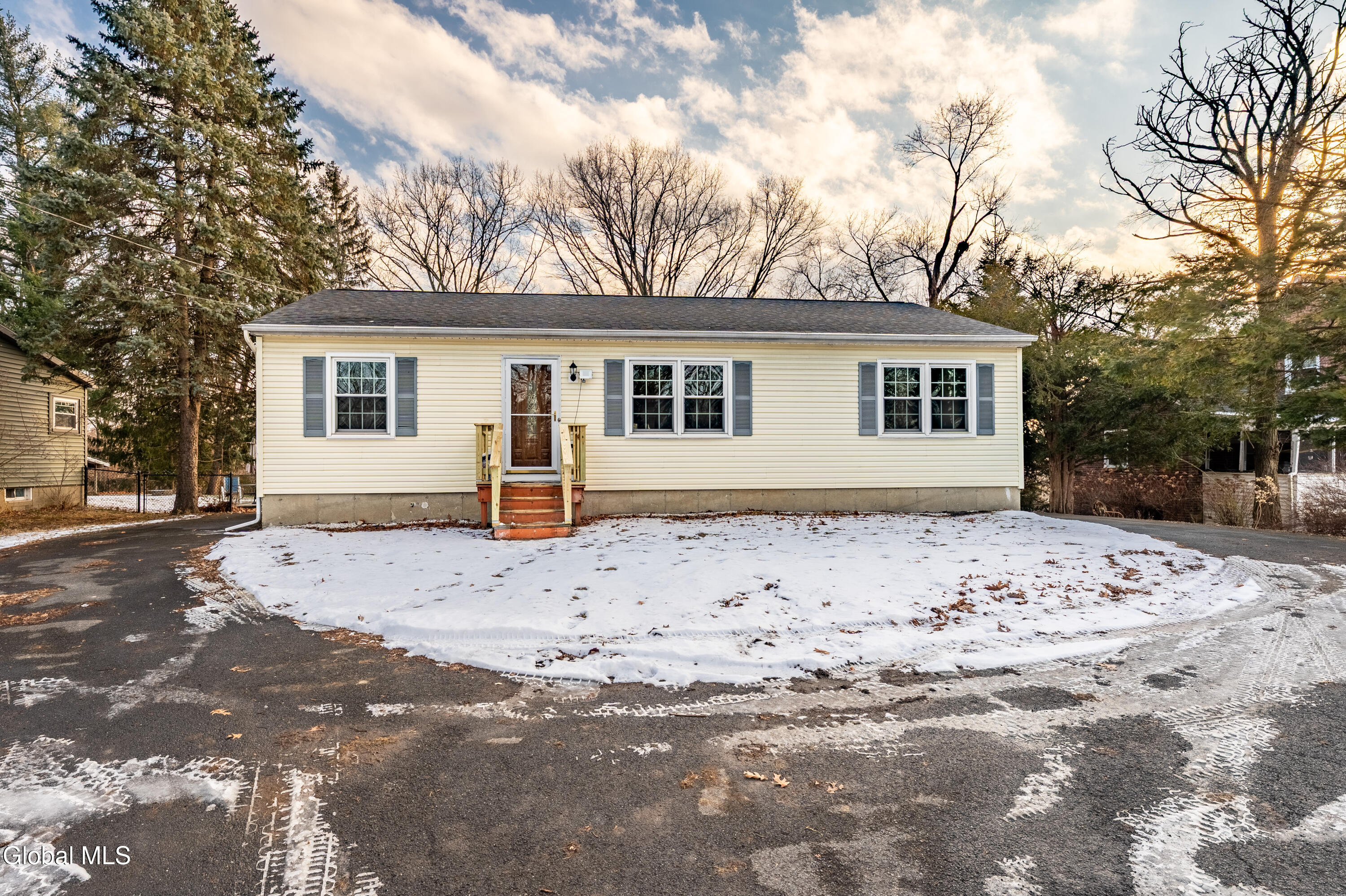 204 3rd Avenue Extension Rensselaer NY 12144