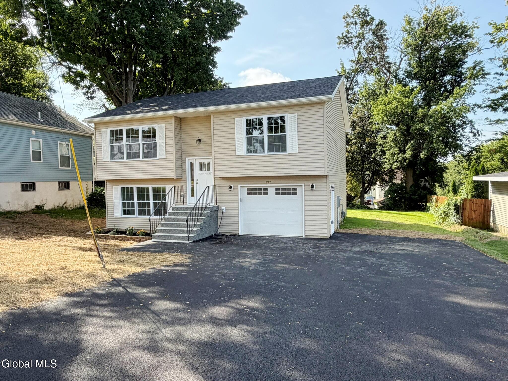 228 Hampton Avenue Rensselaer NY 12144
