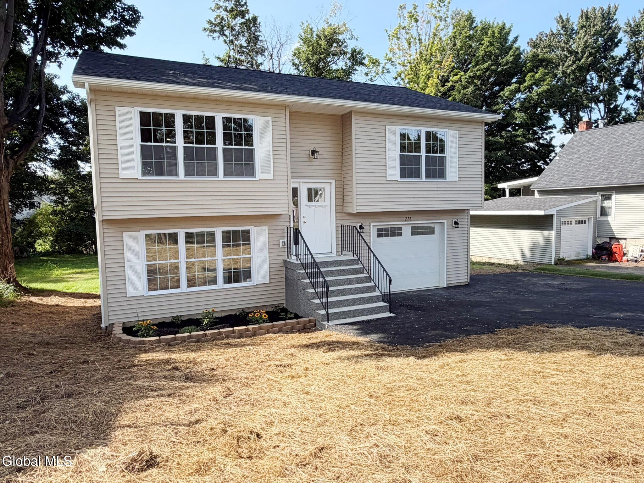 228 Hampton Avenue Rensselaer NY 12144