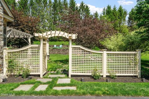 164 Kennewyck Circle Slingerlands NY 12159