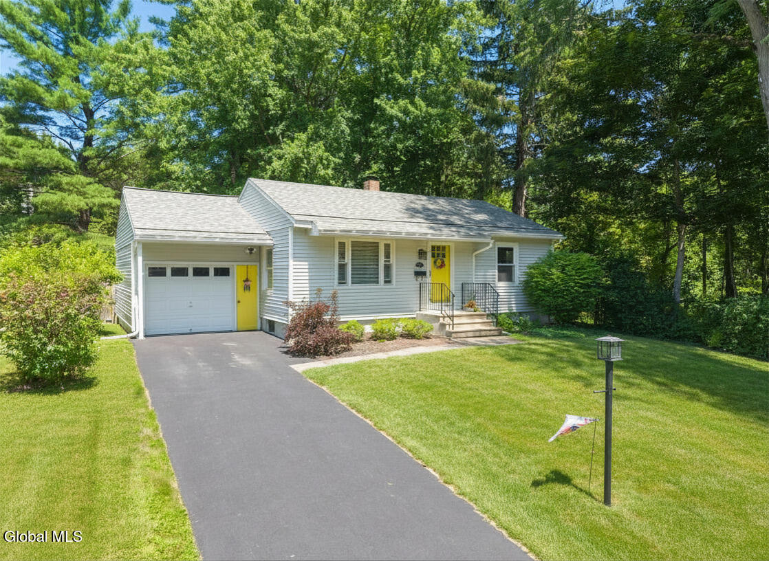 39 E Fernbank Avenue Delmar NY 12054