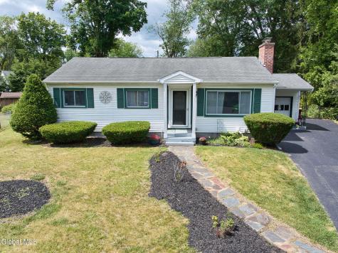 1 Hawley Court Delmar NY 12054