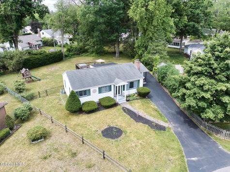1 Hawley Court Delmar NY 12054