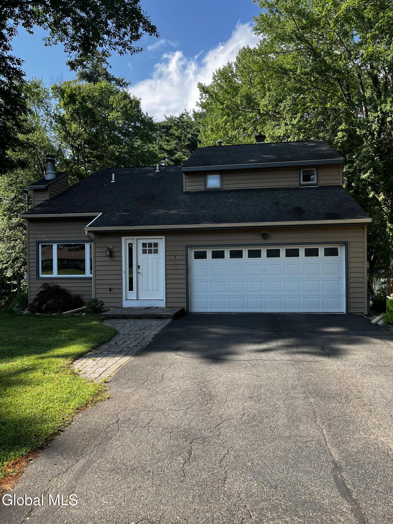 3287 E Old State Road Schenectady NY 12303