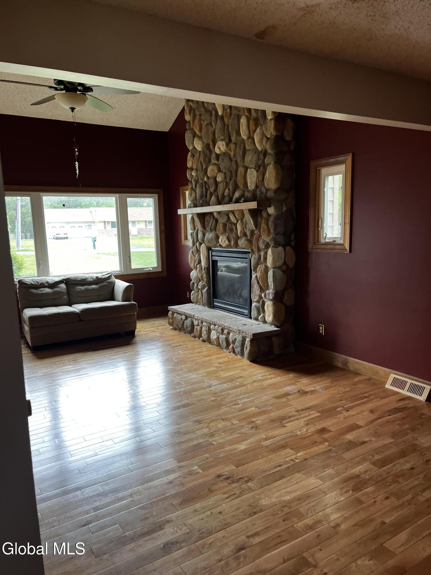 3287 E Old State Road Schenectady NY 12303