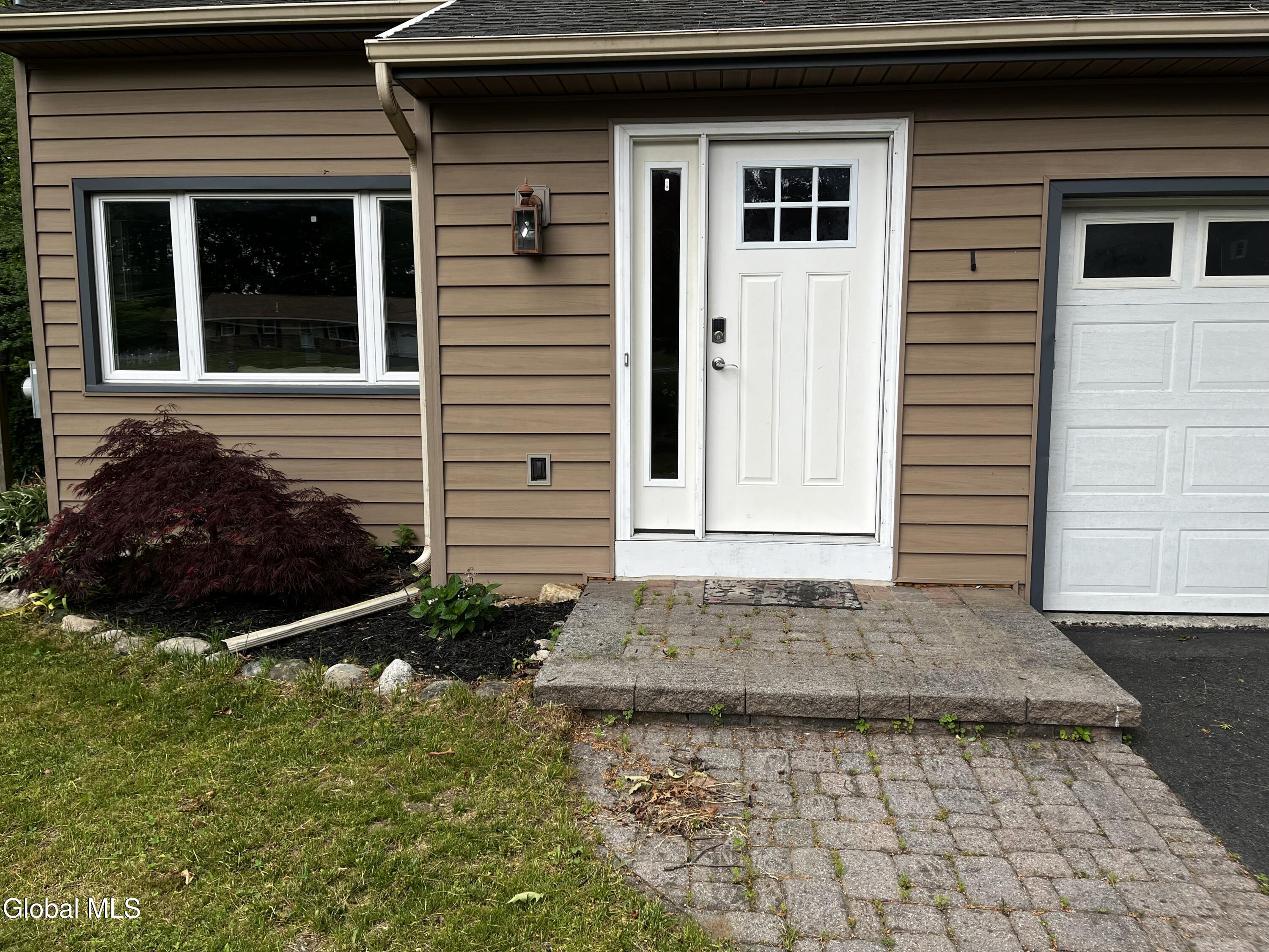 3287 E Old State Road Schenectady NY 12303