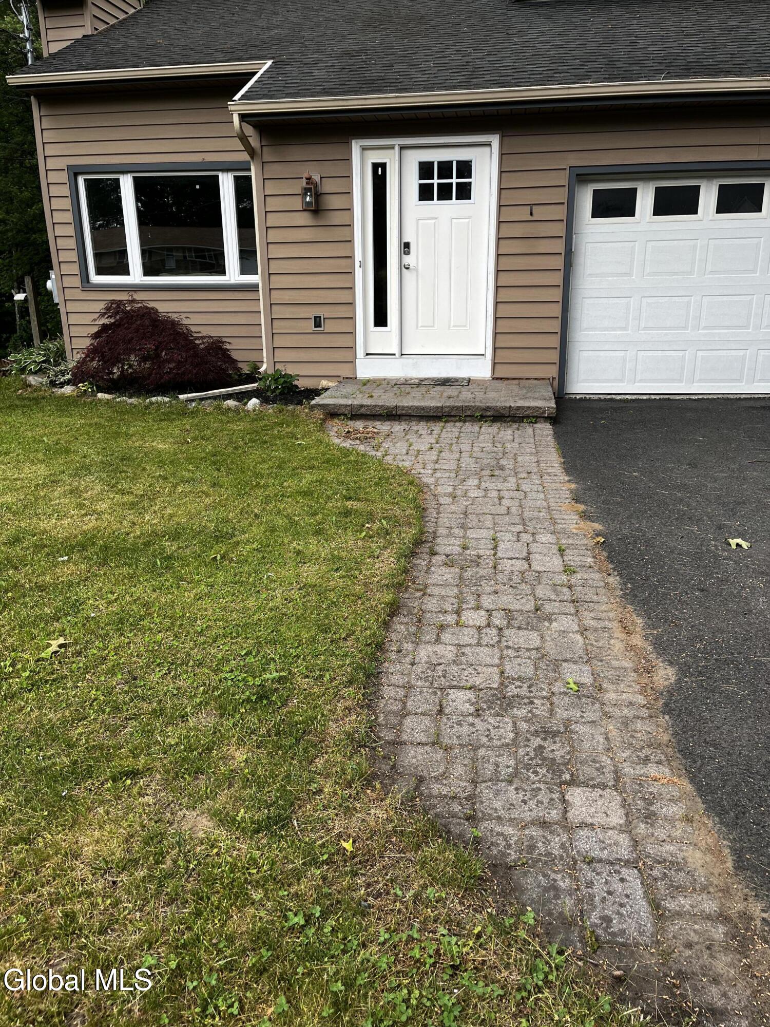 3287 E Old State Road Schenectady NY 12303