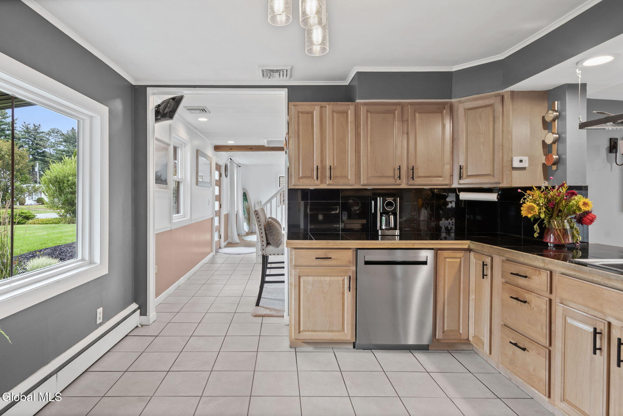 1048 Spry Lane Rotterdam NY 12303