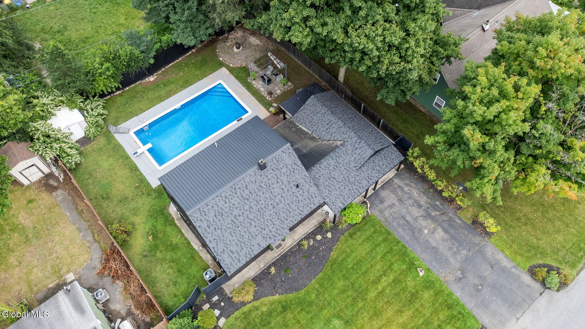 1048 Spry Lane Rotterdam NY 12303