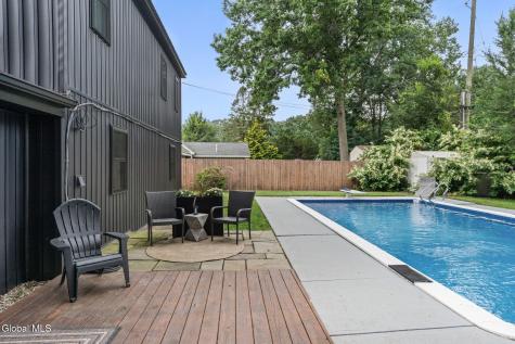 1048 Spry Lane Rotterdam NY 12303
