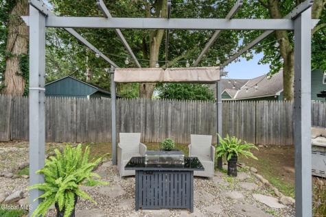 1048 Spry Lane Rotterdam NY 12303