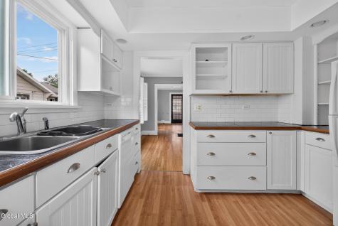 24 Maplewood Avenue Colonie NY 12205