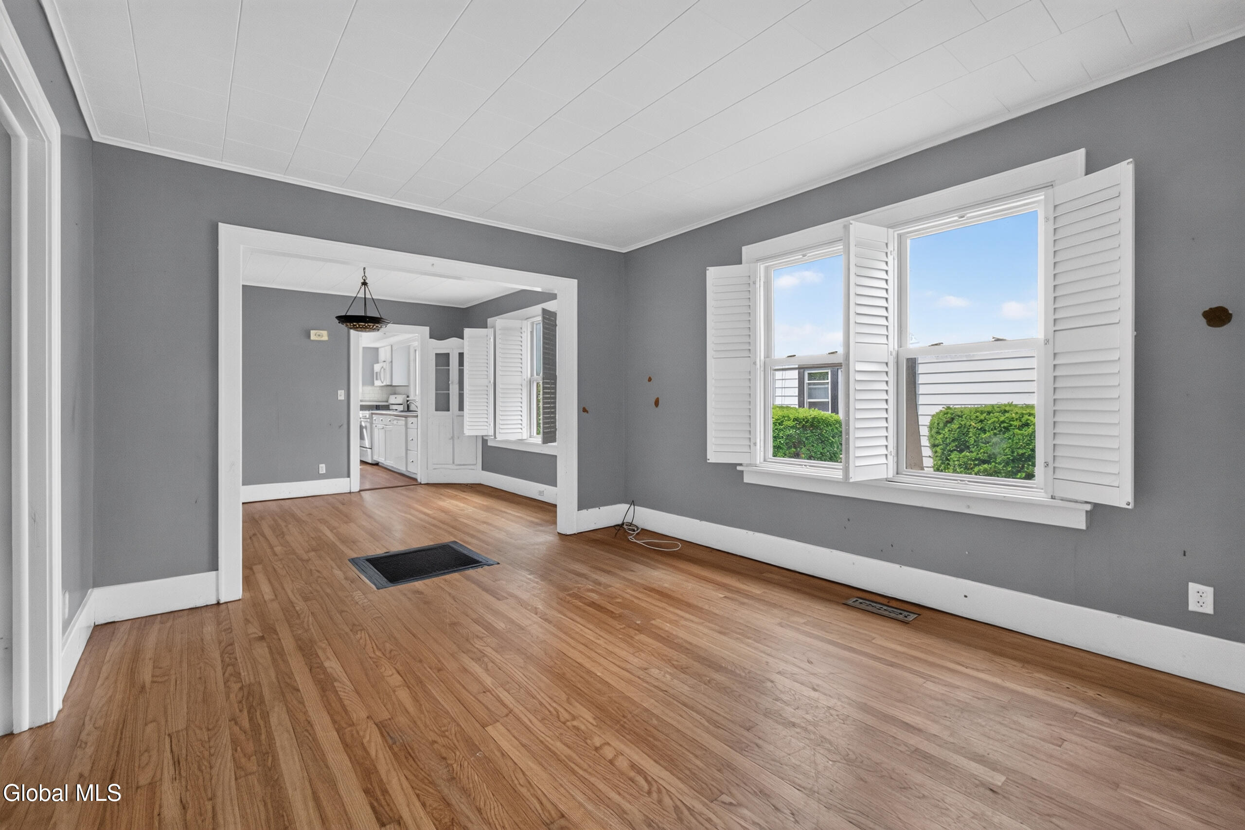 24 Maplewood Avenue Colonie NY 12205