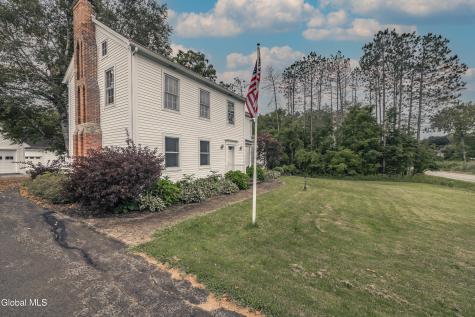 1022 W Galway Road Hagaman NY 12086