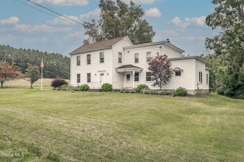 1022 W Galway Road Hagaman NY 12086