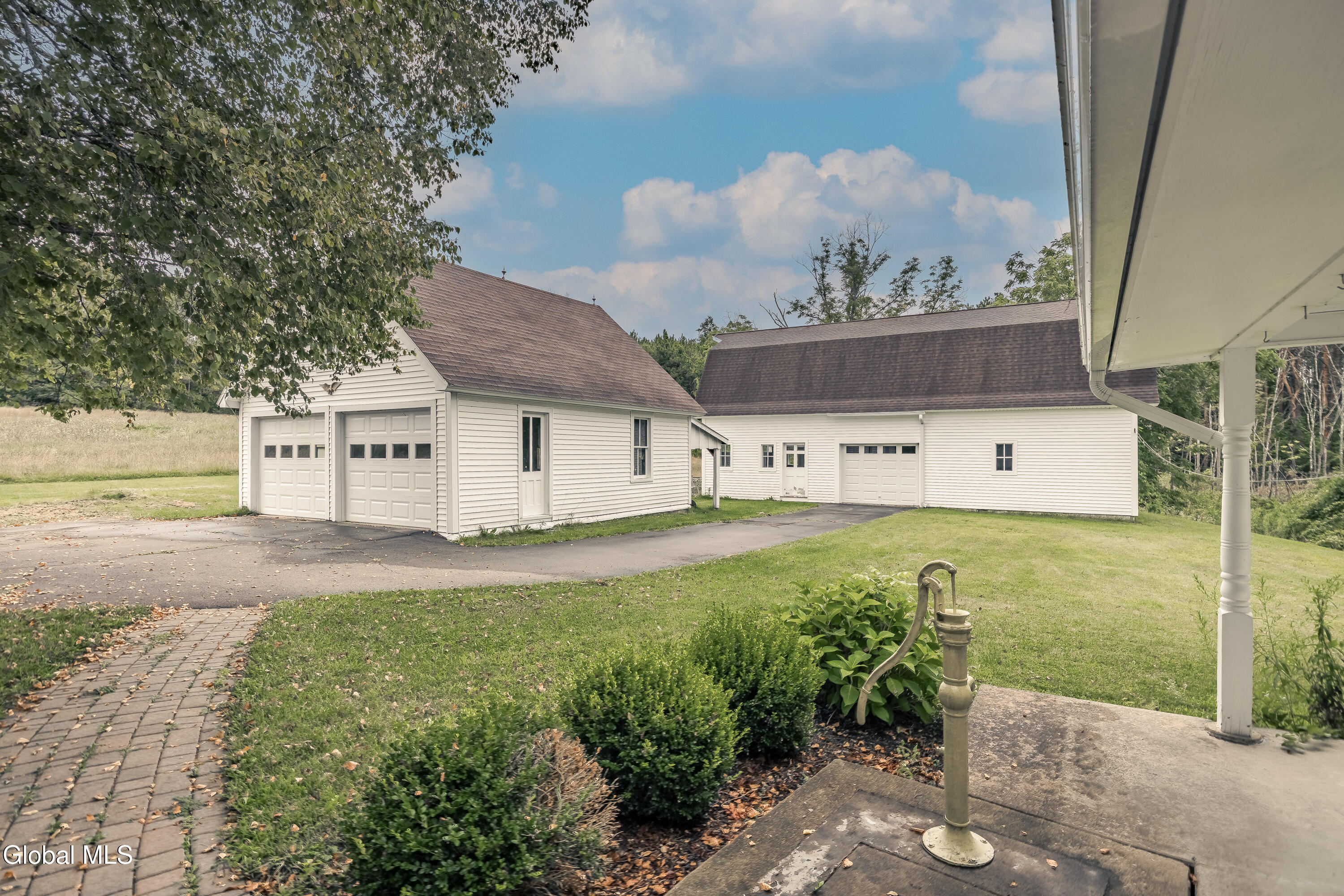 1022 W Galway Road Hagaman NY 12086