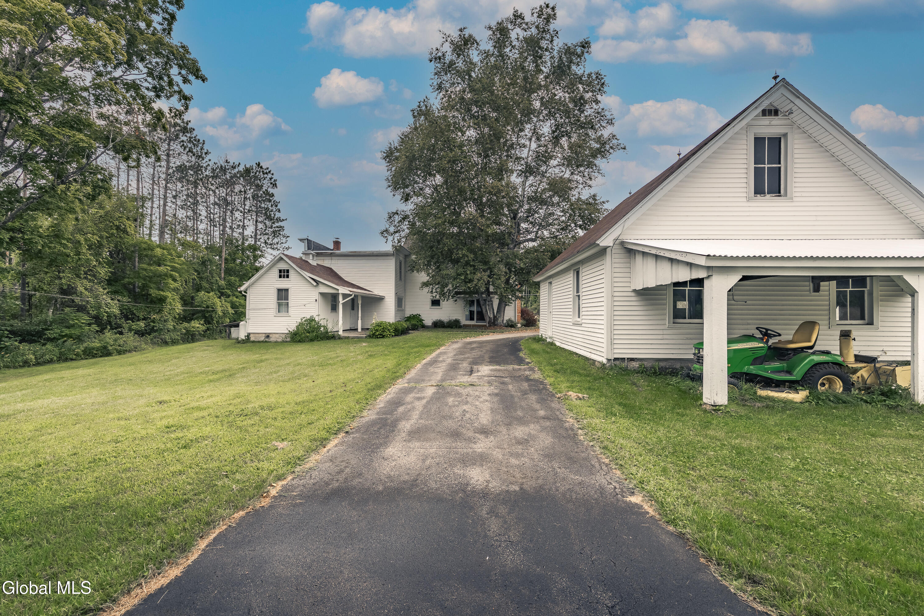 1022 W Galway Road Hagaman NY 12086