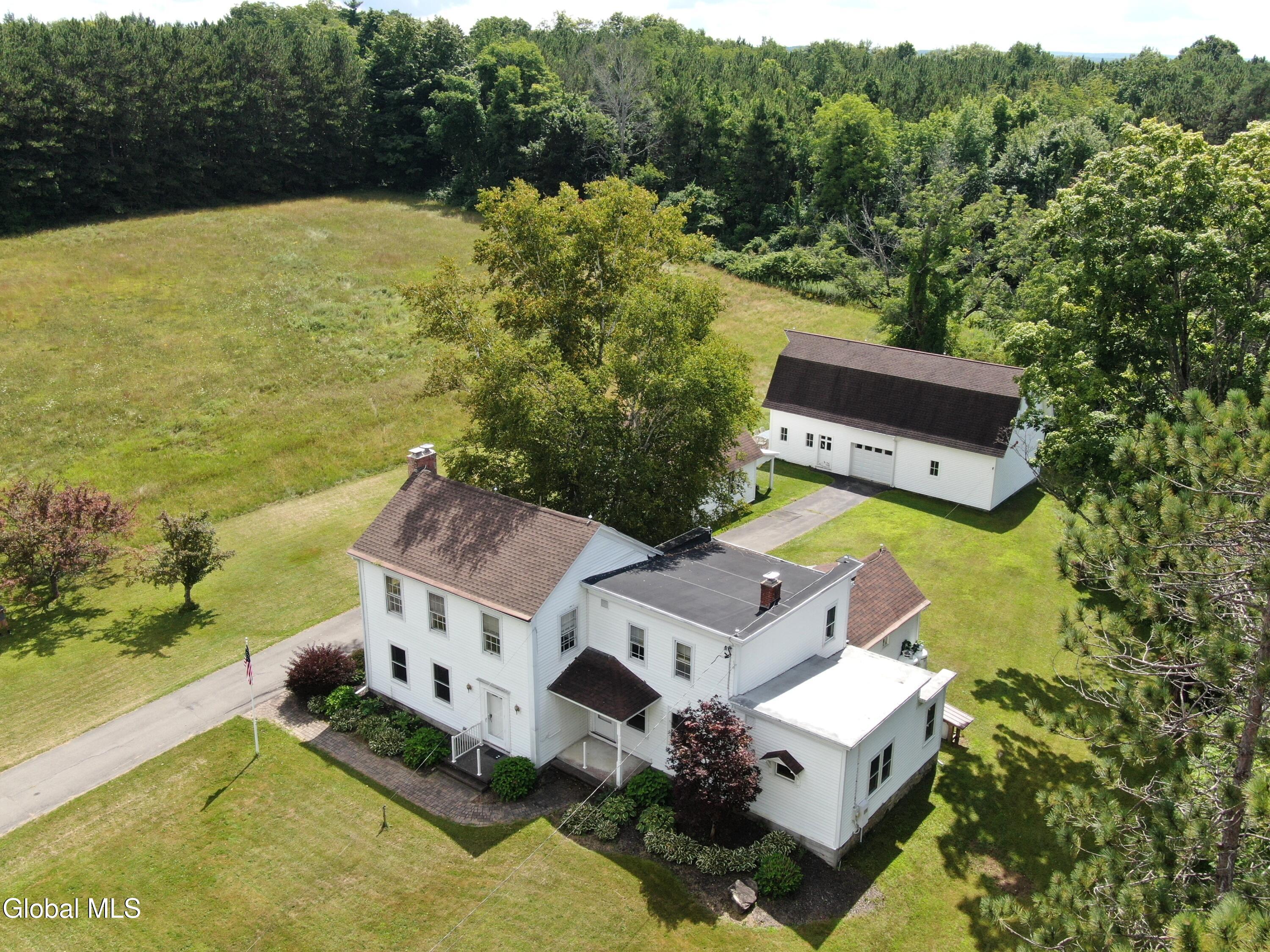 1022 W Galway Road Hagaman NY 12086