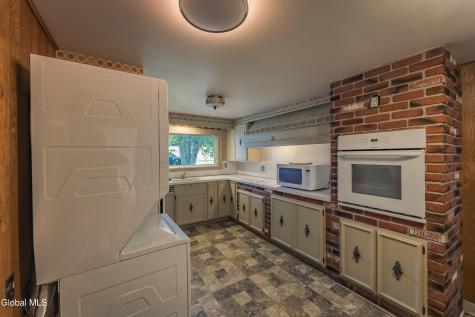 1022 W Galway Road Hagaman NY 12086