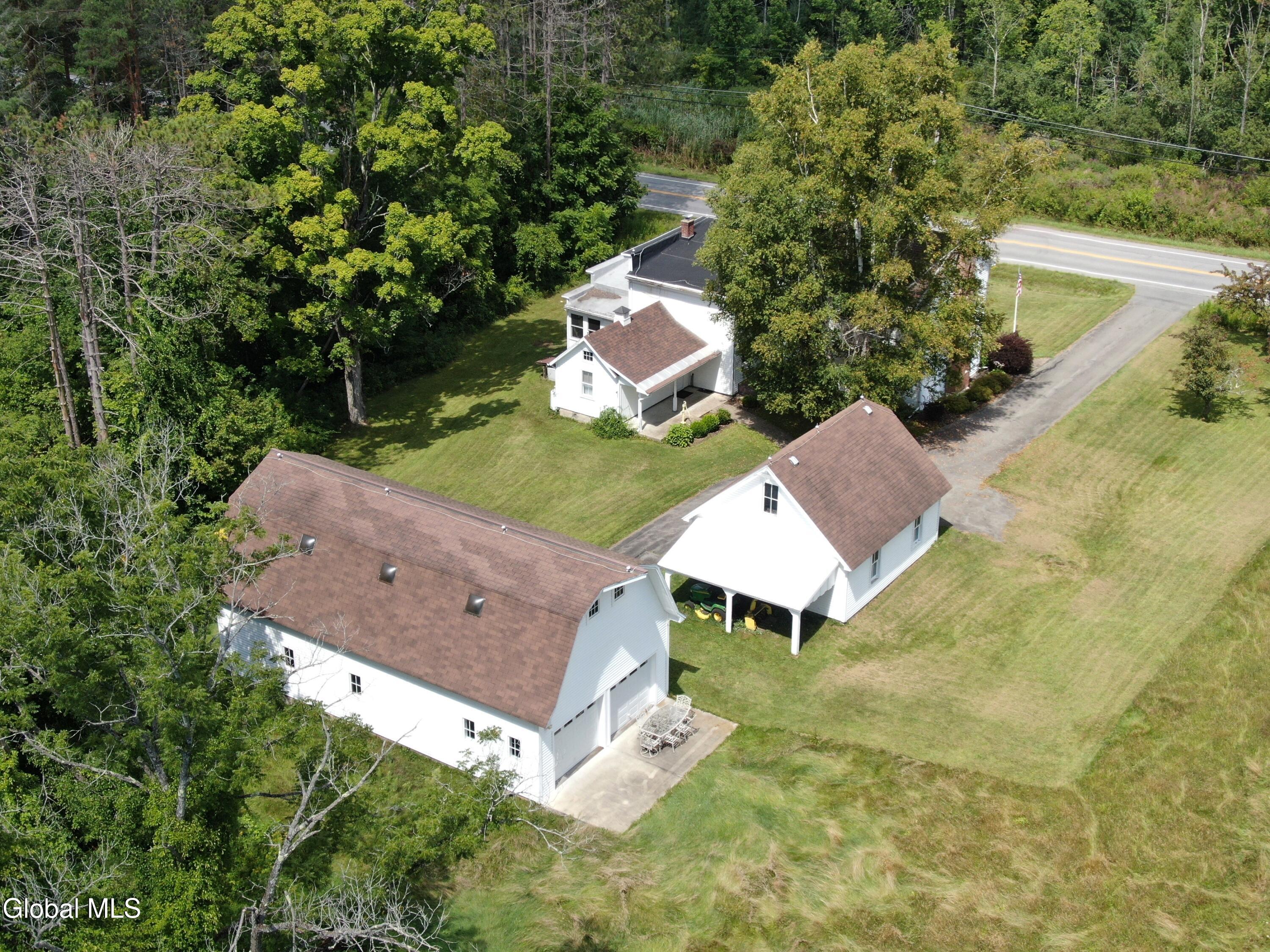 1022 W Galway Road Hagaman NY 12086