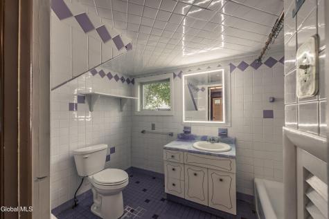 1022 W Galway Road Hagaman NY 12086