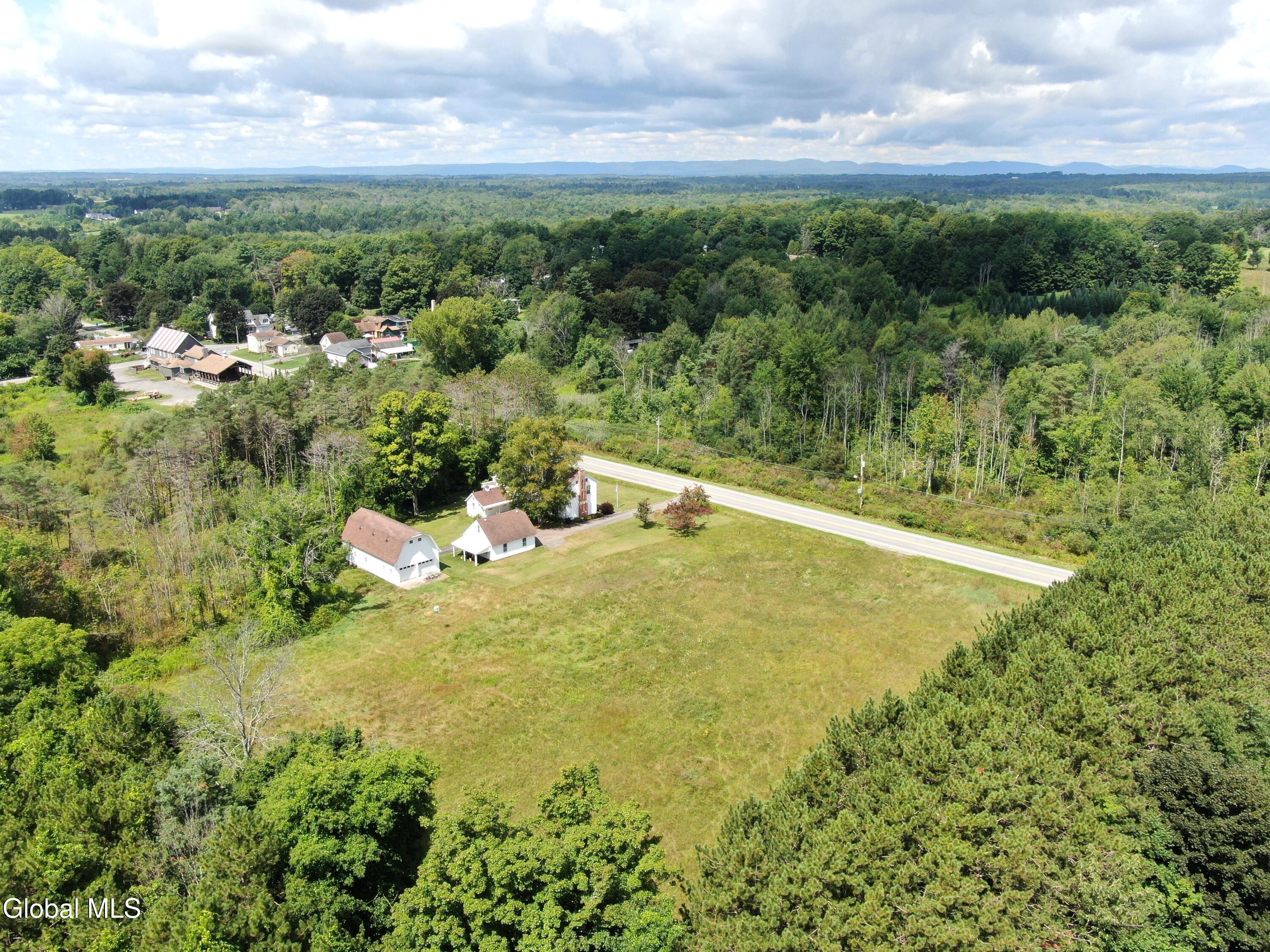 1022 W Galway Road Hagaman NY 12086