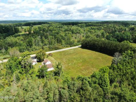 1022 W Galway Road Hagaman NY 12086