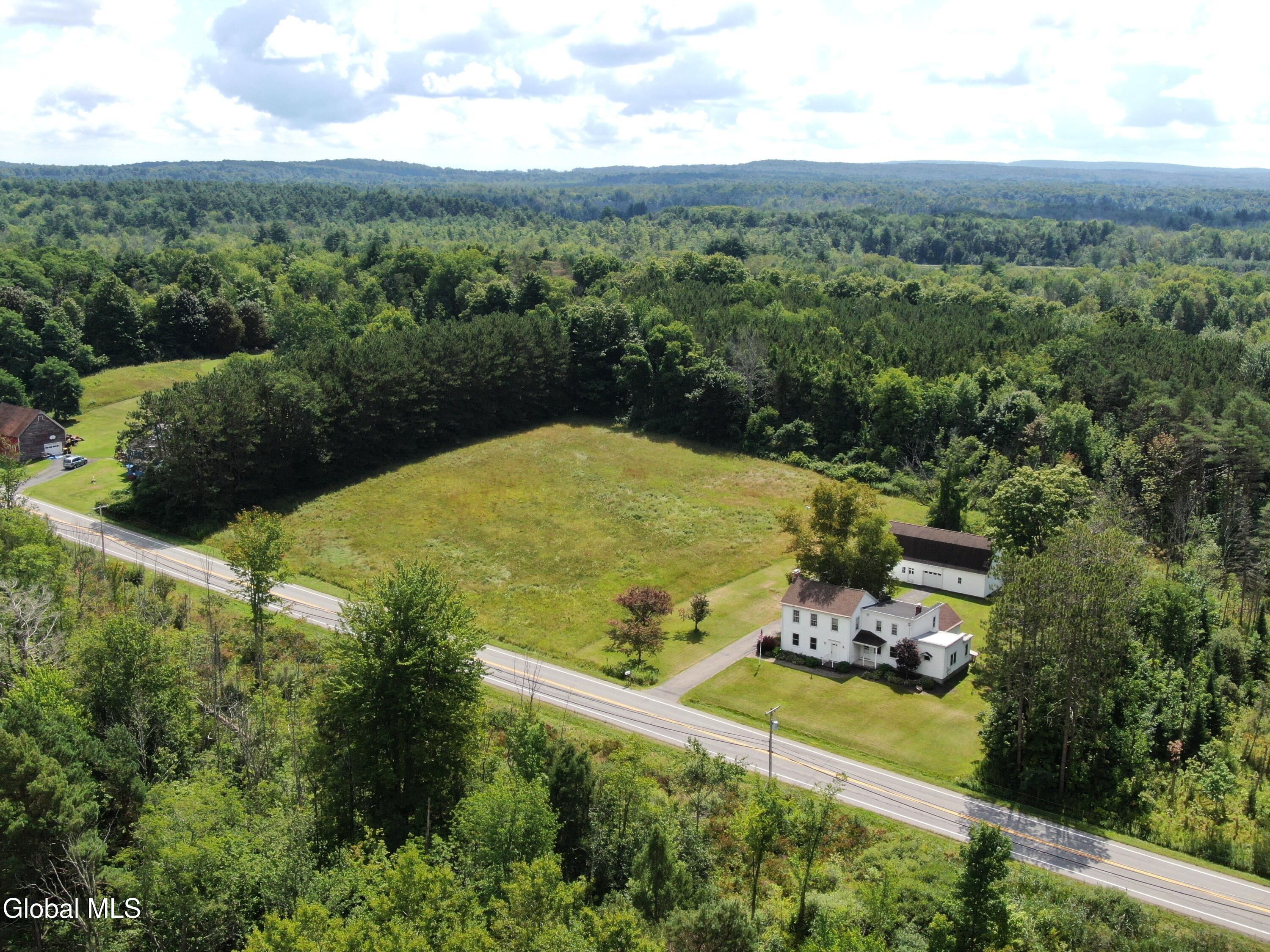 1022 W Galway Road Hagaman NY 12086