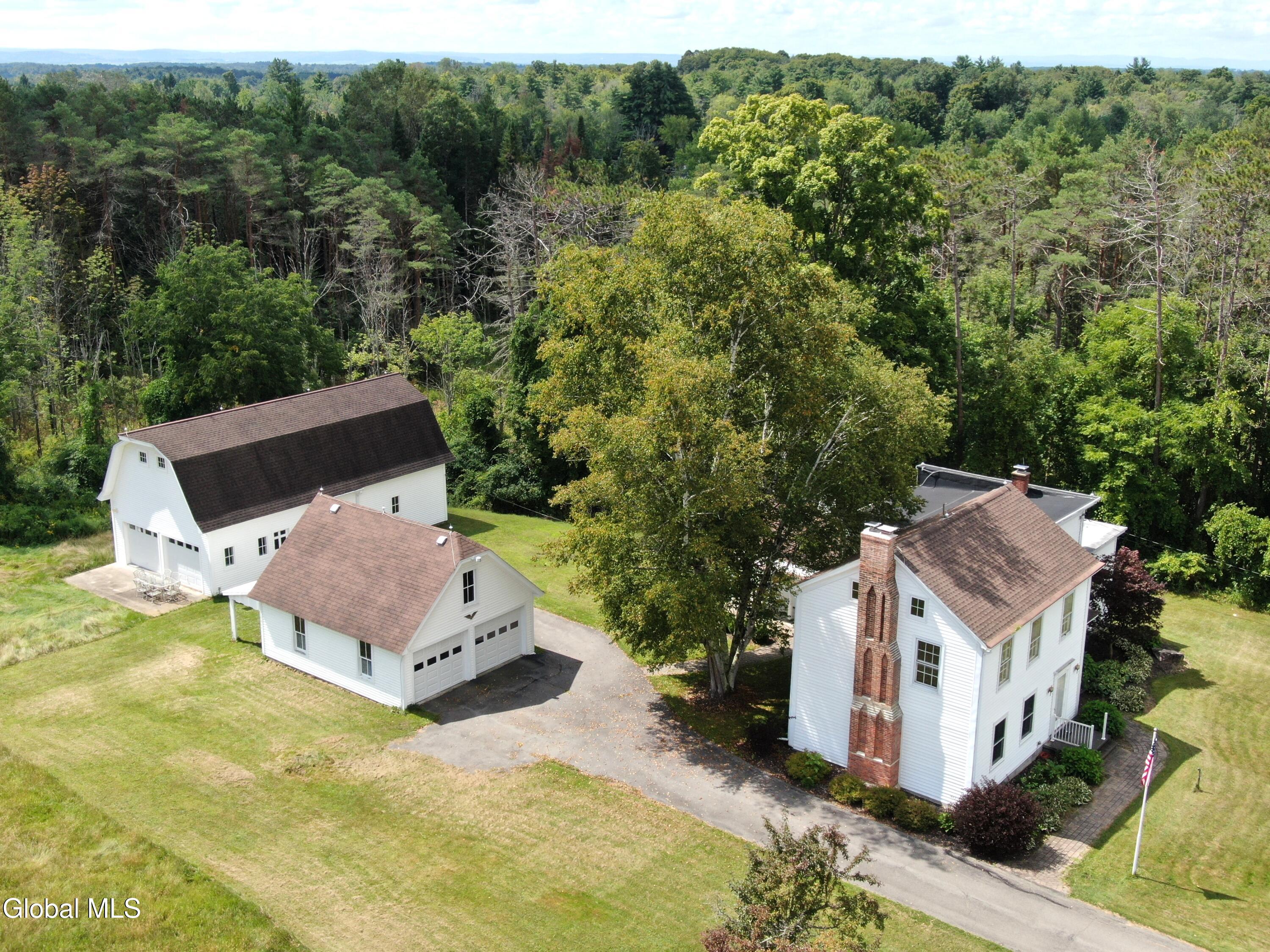 1022 W Galway Road Hagaman NY 12086