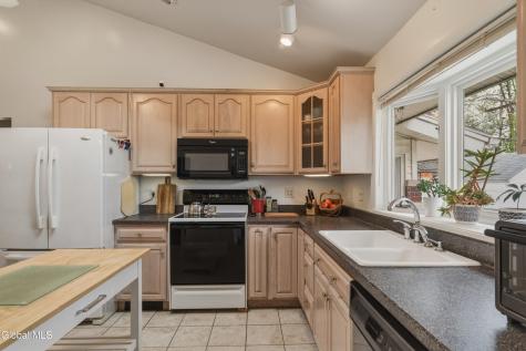 42 Kakely Street Albany NY 12208