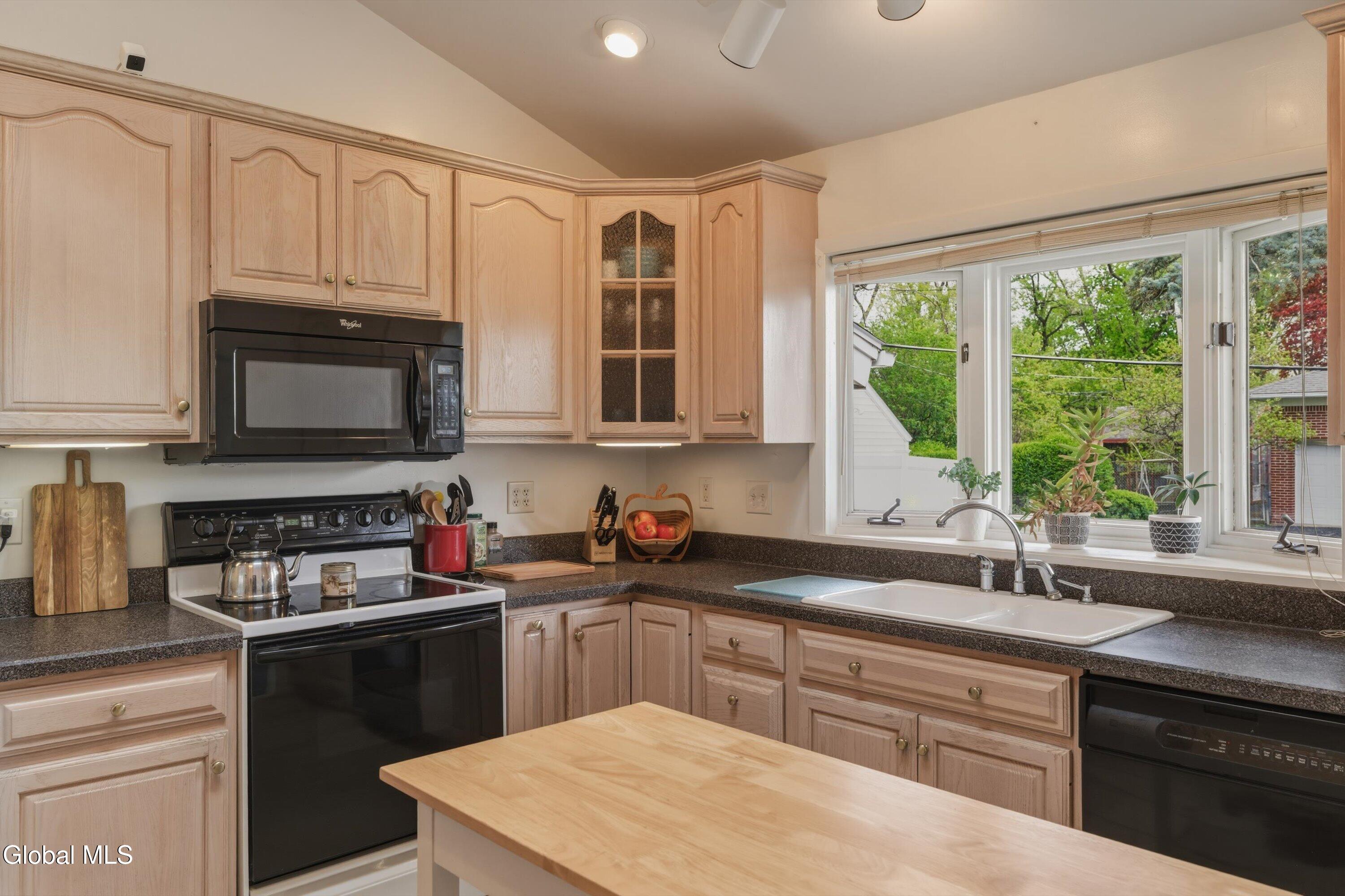 42 Kakely Street Albany NY 12208