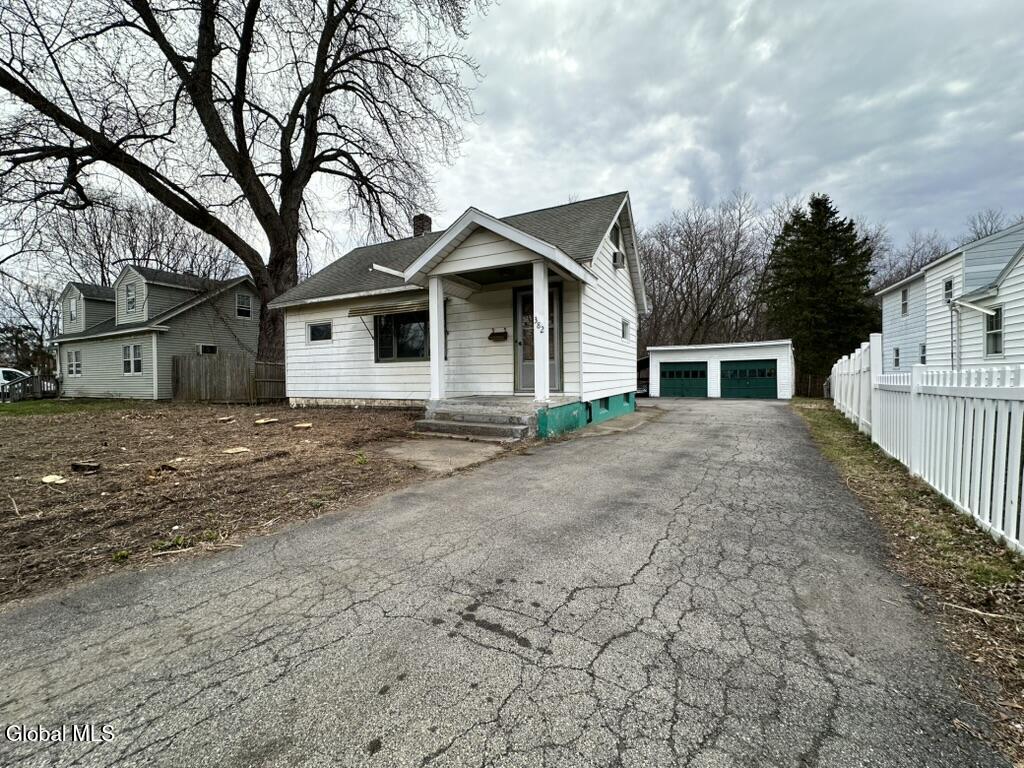 382 Ballston Road Glenville NY 12302