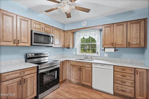 12 Lancaster Drive Glenville NY 12302